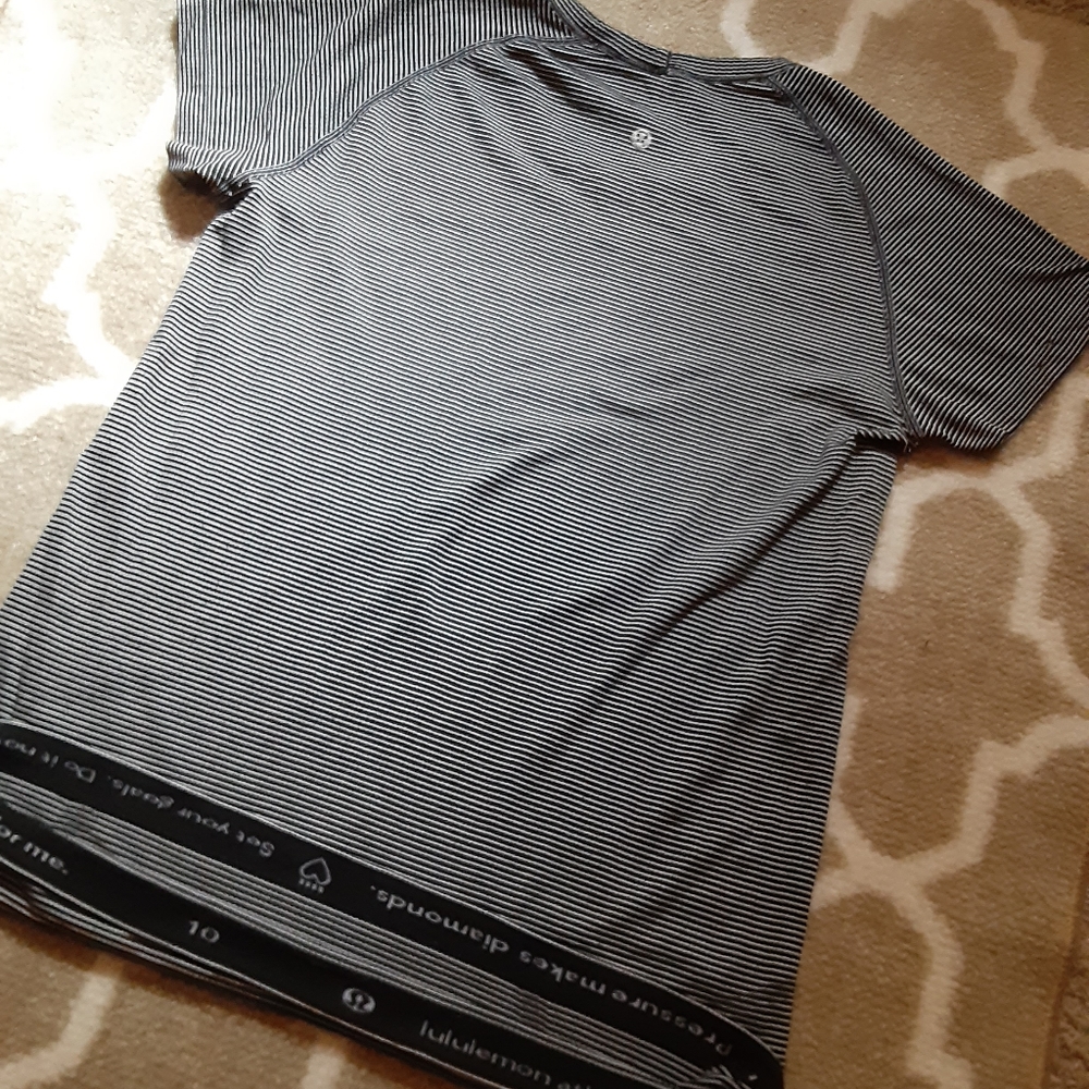 Lululemon Swiftly Tech Hyper Stripe Black Shirt Sold!!! - Picture 10 of 12